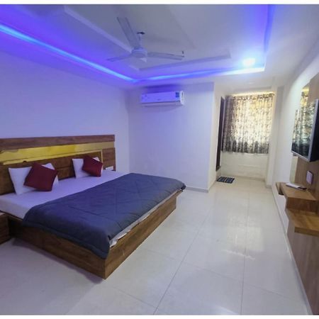 Hotel Paradise, Naroda Ahmadabad Zewnętrze zdjęcie