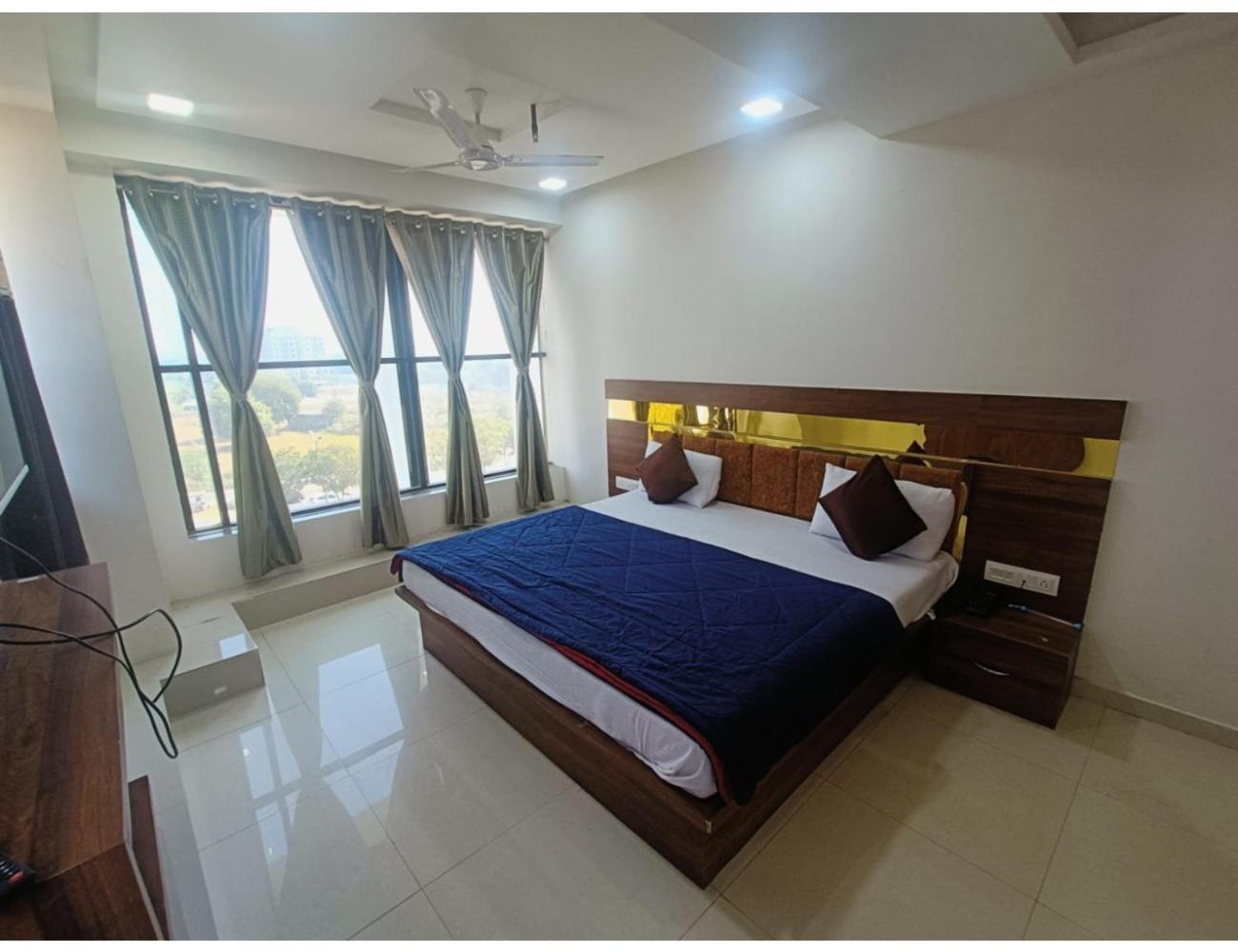 Hotel Paradise, Naroda Ahmadabad Zewnętrze zdjęcie