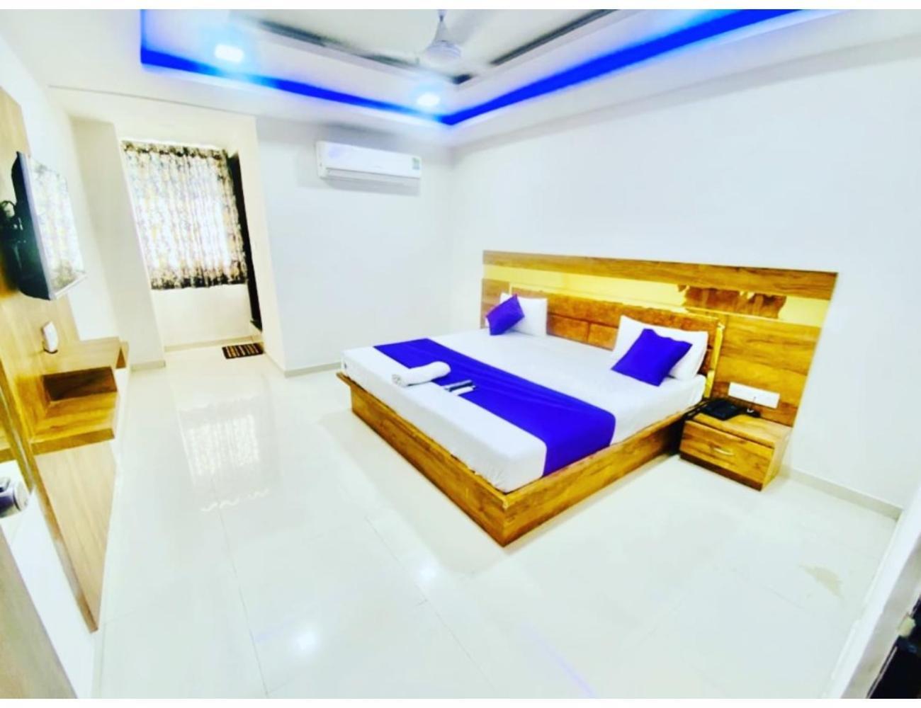 Hotel Paradise, Naroda Ahmadabad Zewnętrze zdjęcie
